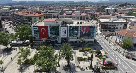 Menderes Belediyesi’nden gözaltı kararı sonrası açıklama: “Süreç hassasiyetle yürütülüyor”