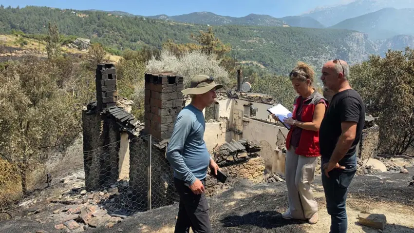 Muğla’da yangından etkilenen üreticiler için hasar tespit çalışmaları sürüyor haberinin görseli
