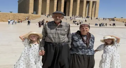 34 yıllık özlem: Evlerini satıp anne-baba olan çiftin ikizleri Anıtkabir hayaline kavuştu