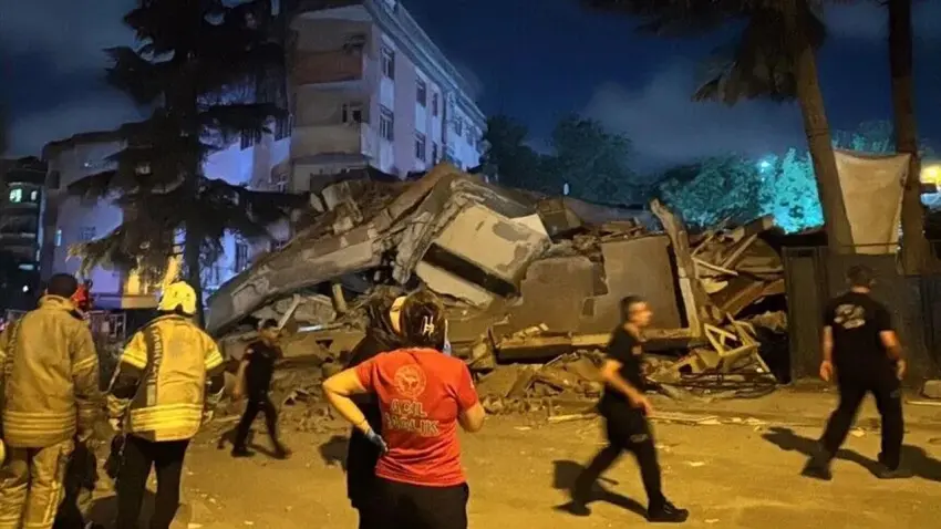 Bahçelievler'de korkutan olay: 4 katlı bina çöktü