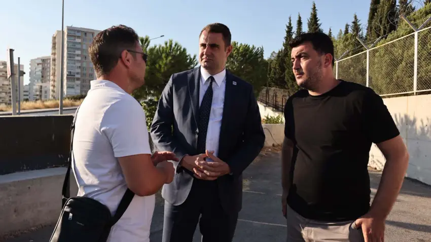 Başkan Güç Menderes'te gözaltına alınan isimlerin ailelerini ziyaret etti haberinin görseli