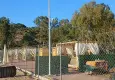 Foça’da kıyıya çekilen jiletli tellere vatandaştan tepki
