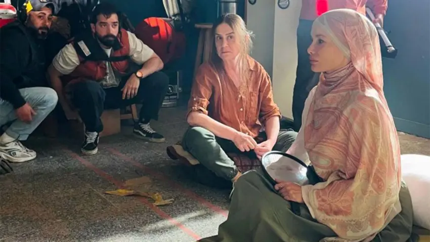Gamze Özçelik 8 yıl sonra setlere döndü! ‘Operasyon Alesta’ dizisi konusu  haberinin görseli
