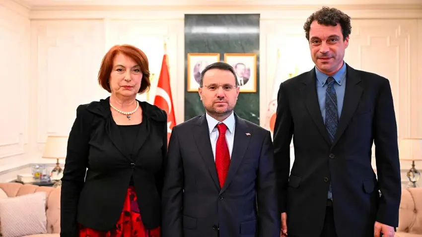 Bakan Gürlek, Uğur Mumcu'nun ailesiyle görüştü haberinin görseli