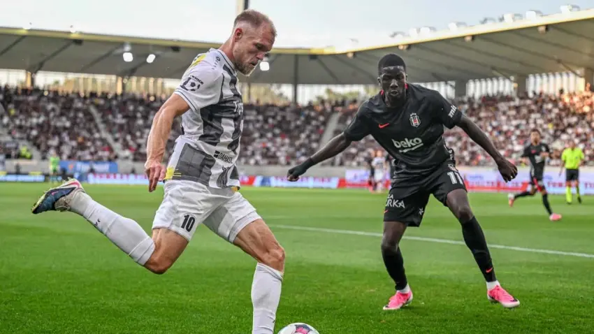 Beşiktaş, Hradec Kralove deplasmanında 10 kişiyle kazandı