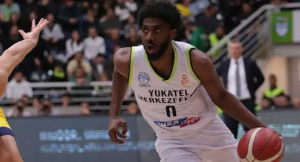 Karşıyaka'da transfer hamlesi sürüyor