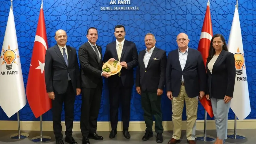 Kuru meyve sektörünün yeni hedefi 2 milyar dolar ihracat: Destek için Eyyüp Kadir İnan'a ziyaret haberinin görseli