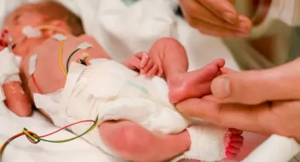 Uzmanı uyardı: Anne sütü prematüre bebekler için adeta bir ilaç gibidir