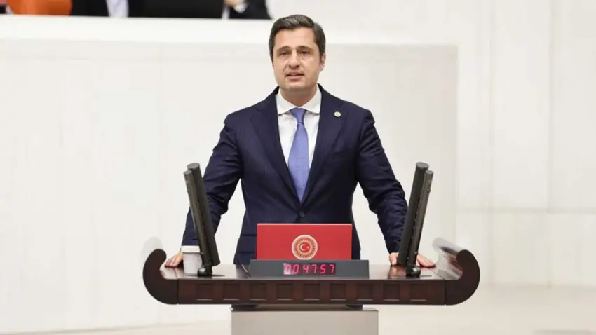Yücel, adının geçtiği paylaşımlar için harekete geçti  haberinin görseli