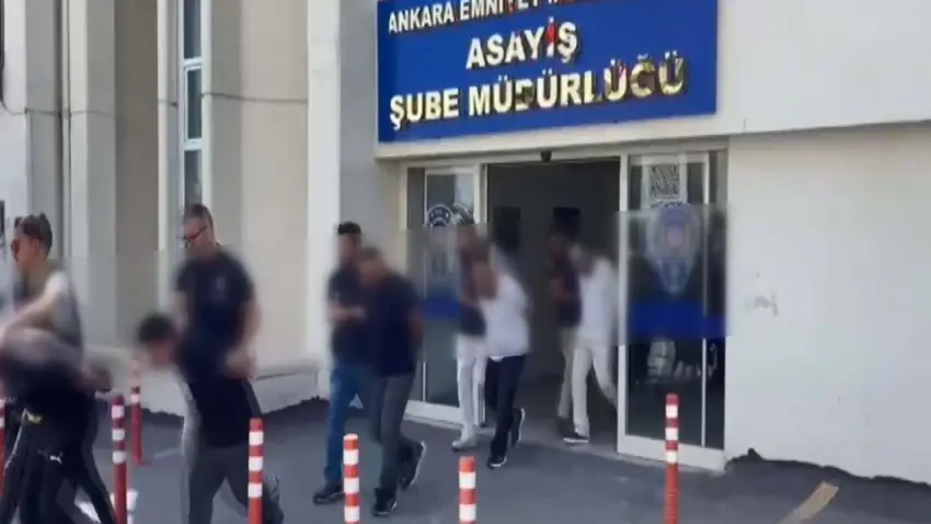 Başkentte korsan otoparkçı operasyonu: 10 gözaltı haberinin görseli