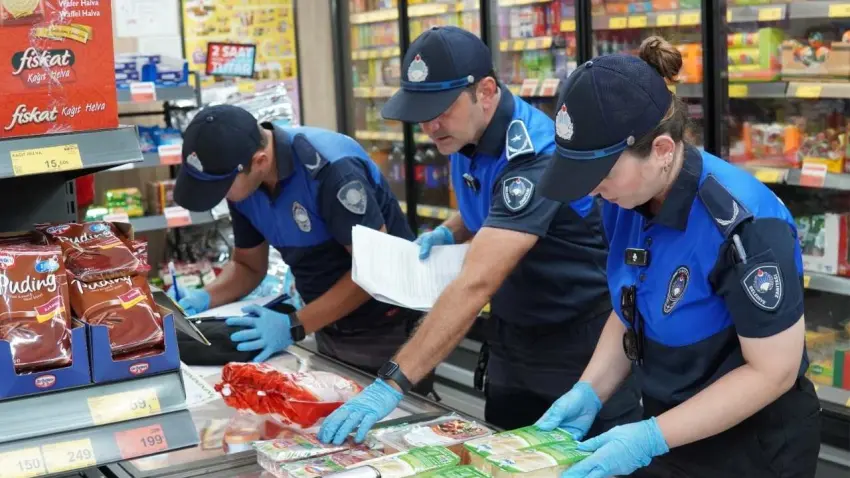 Güzelbahçe’de gıda işletmelerine kapsamlı denetim haberinin görseli