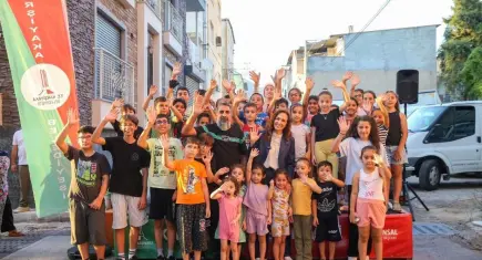 Karşıyaka’da sokaklar çocukların neşesiyle doldu