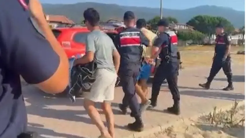 Kuşadası'nda sahil hırsızına suçüstü! 3 milyon 850 bin TL'lik çalıntı eşya ele geçirildi haberinin görseli