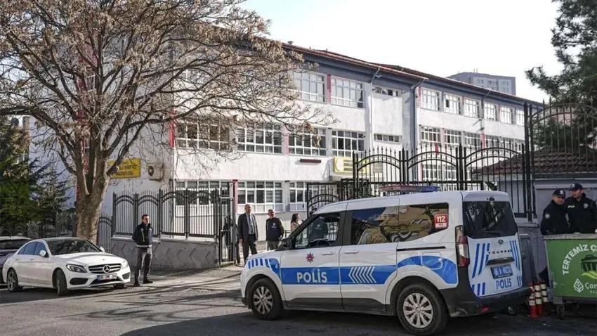 Okullara 30 bin güvenlik görevlisi geliyor: Girişlerde dedektörlü nöbet dönemi! haberinin görseli