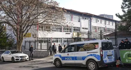 Okullara 30 bin güvenlik görevlisi geliyor: Girişlerde dedektörlü nöbet dönemi!