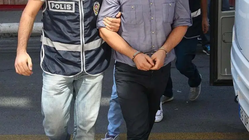 ‘Sokak hakkı’ iddiasıyla haraç isteyen suç örgütüne darbe: 24 tutuklama haberinin görseli