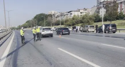 TEM Otoyolu'nda zincirleme kaza: 10 araç birbirine girdi