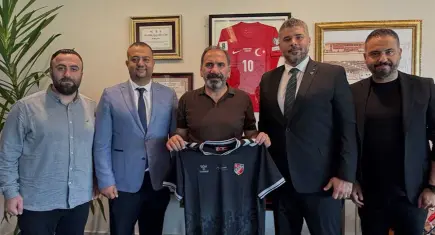 Yeşil-kırmızılı yönetim, bahis cezası ve transfer yasağı için TFF ile görüştü