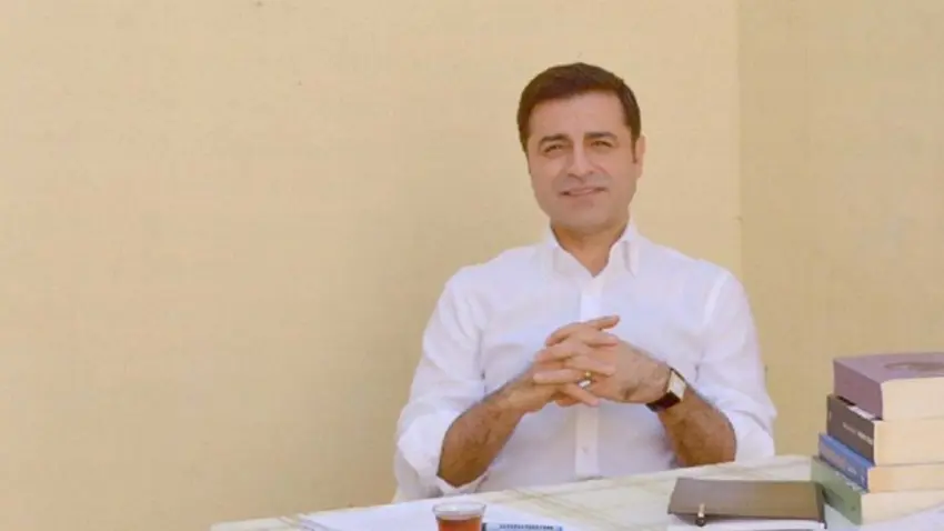 Çerçeve yasa öncesi Meclis'e ortak çağrı: Demirtaş’tan Cumhurbaşkanı Erdoğan ve Bahçeli’ye teşekkür haberinin görseli