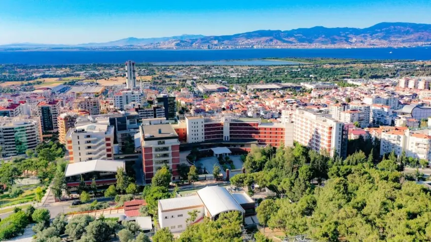 İEÜ’lü akademisyenlerden afetlere karşı yeni iletişim modeli haberinin görseli