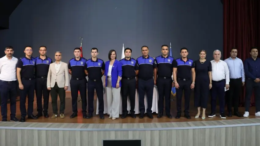 Karabağlar’da zabıta memurları yemin etti haberinin görseli