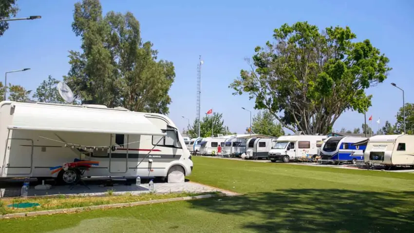 Karavancılardan yerel yönetimlere kamp parkı çağrısı haberinin görseli