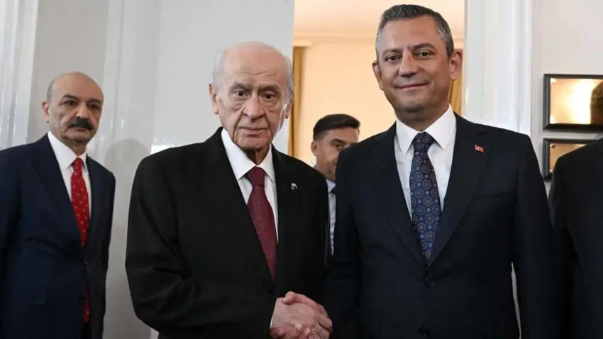 Bahçeli’den Özel’e dikkat çeken soru: Bir gecede 91 milletvekiline nasıl ulaştınız?   haberinin görseli