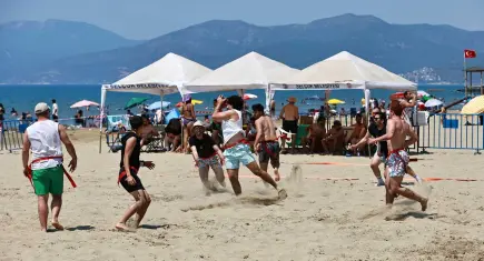 Efes Selçuk’ta Beach Flag Futbol heyecanı