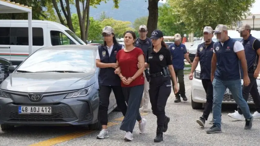 FETÖ’nün suikast timindeki Karatepe’ye yardım eden ablası adliyeye sevk edildi haberinin görseli