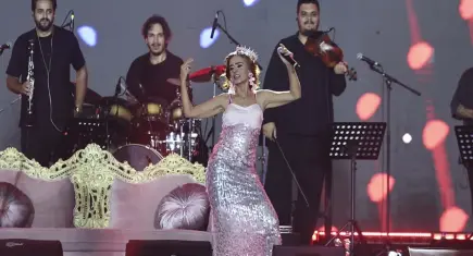 İstanbul Festivali'nde yıldızlar geçidi: Semicenk ve Yıldız Tilbe rüzgarı esti