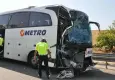 Manisa’da yolcu otobüsü kamyona çarptı! Ölü ve yaralılar var
