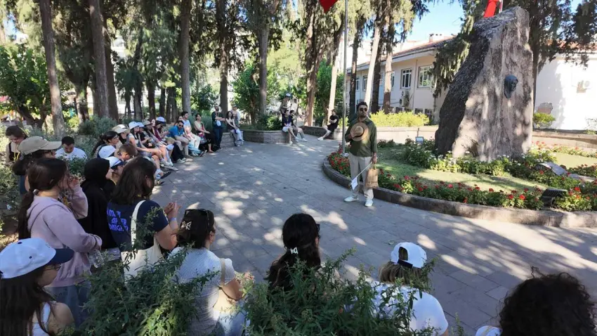 Karşıyaka’nın tarihine iki farklı rotayla yolculuk haberinin görseli