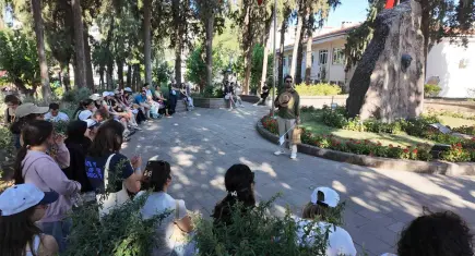 Karşıyaka’nın tarihine iki farklı rotayla yolculuk