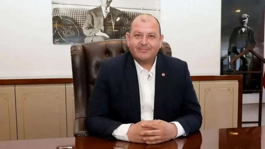 Tutuklanan Menderes Belediye Başkanı İlkay Çiçek CHP’den istifa etti haberinin görseli
