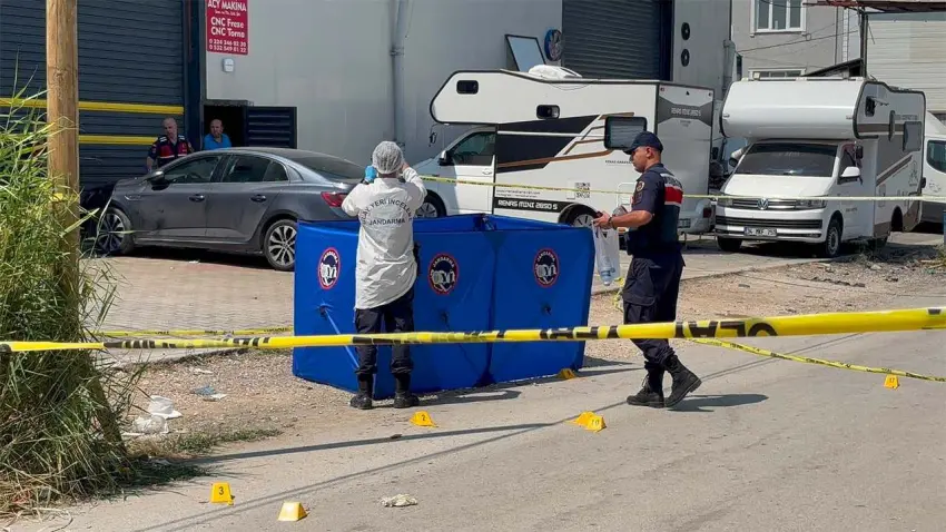 Bursa'da çifte cinayet: Önce eniştesini sokakta, sonra eşini evinde vurdu! haberinin görseli