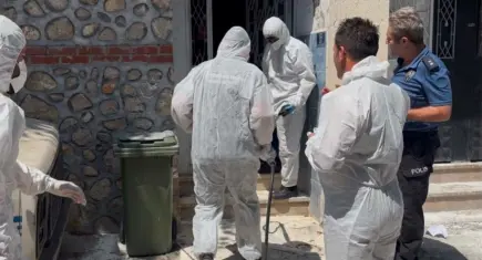 Bursa’da pire istilası: Mahalleli hastanelik oldu, metruk binadan 15 tavuk, 1 kedi ve 2 köpek çıktı