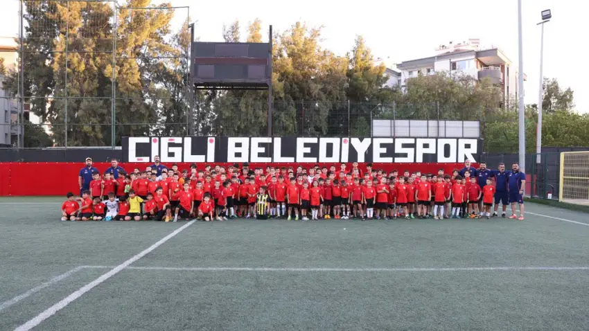Çiğli’de yaz sporla geçti: Bin 747 kişi kurslara katıldı haberinin görseli
