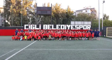 Çiğli’de yaz sporla geçti: Bin 747 kişi kurslara katıldı
