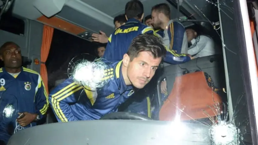 Fenerbahçe otobüsüne saldırı dosyası 11 yıl sonra yeniden açıldı! 5 şüpheliye operasyon haberinin görseli
