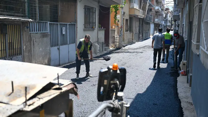Bornova’da Çamdibi yolları asfaltla yenileniyor haberinin görseli