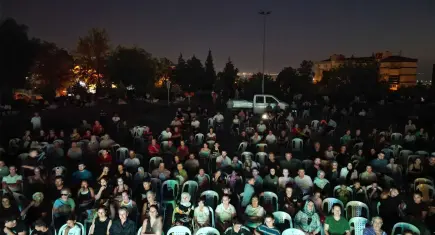 Çiğli’de açık hava sinema günleri 2 bin 300 kişiyi buluşturdu