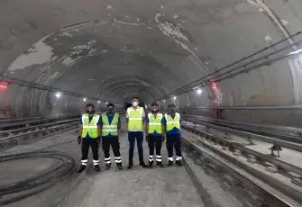 İzmir metrosunda gece mesaisi: Herkes uykudayken ekipler çalışıyor
