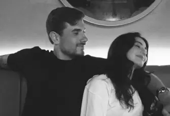 Magazin dünyasında sürpriz aşk! Helin Kandemir ile Dorukhan Toköz aşkı belgelendi