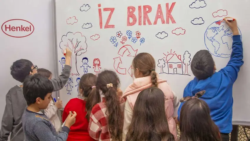 Türk Henkel’in İz Bırak Projesi, bu yıl İzmirli çocuklarla buluştu haberinin görseli