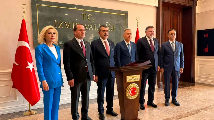 Bakan Tekin İzmir Valiliği’nde haberinin görseli