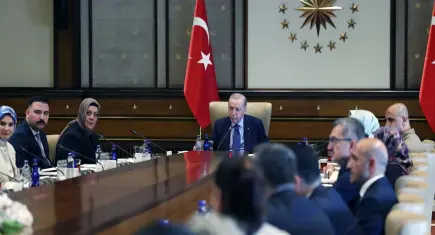  Cumhurbaşkanı Recep Tayyip Erdoğan, Cumhurbaşkanlığı Külliyesi'nde şehit aileleri ve gazileri kabul etti.