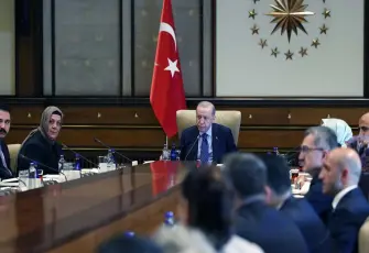  Cumhurbaşkanı Recep Tayyip Erdoğan, Cumhurbaşkanlığı Külliyesi'nde şehit aileleri ve gazileri kabul etti.