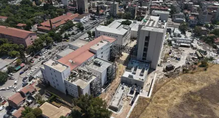 Eşrefpaşa Hastanesi’nin yeni ek binasında sona gelindi