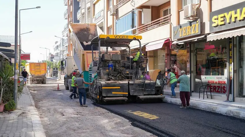 Gaziemir’de yollar 4 bin 470 ton asfaltla yenileniyor haberinin görseli