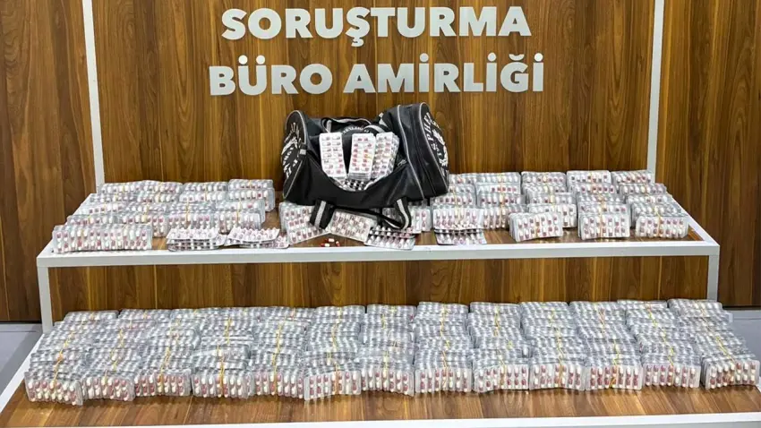 İzmir’de uyuşturucu operasyonu: 9 bin 184 sentetik ecza ele geçirildi haberinin görseli